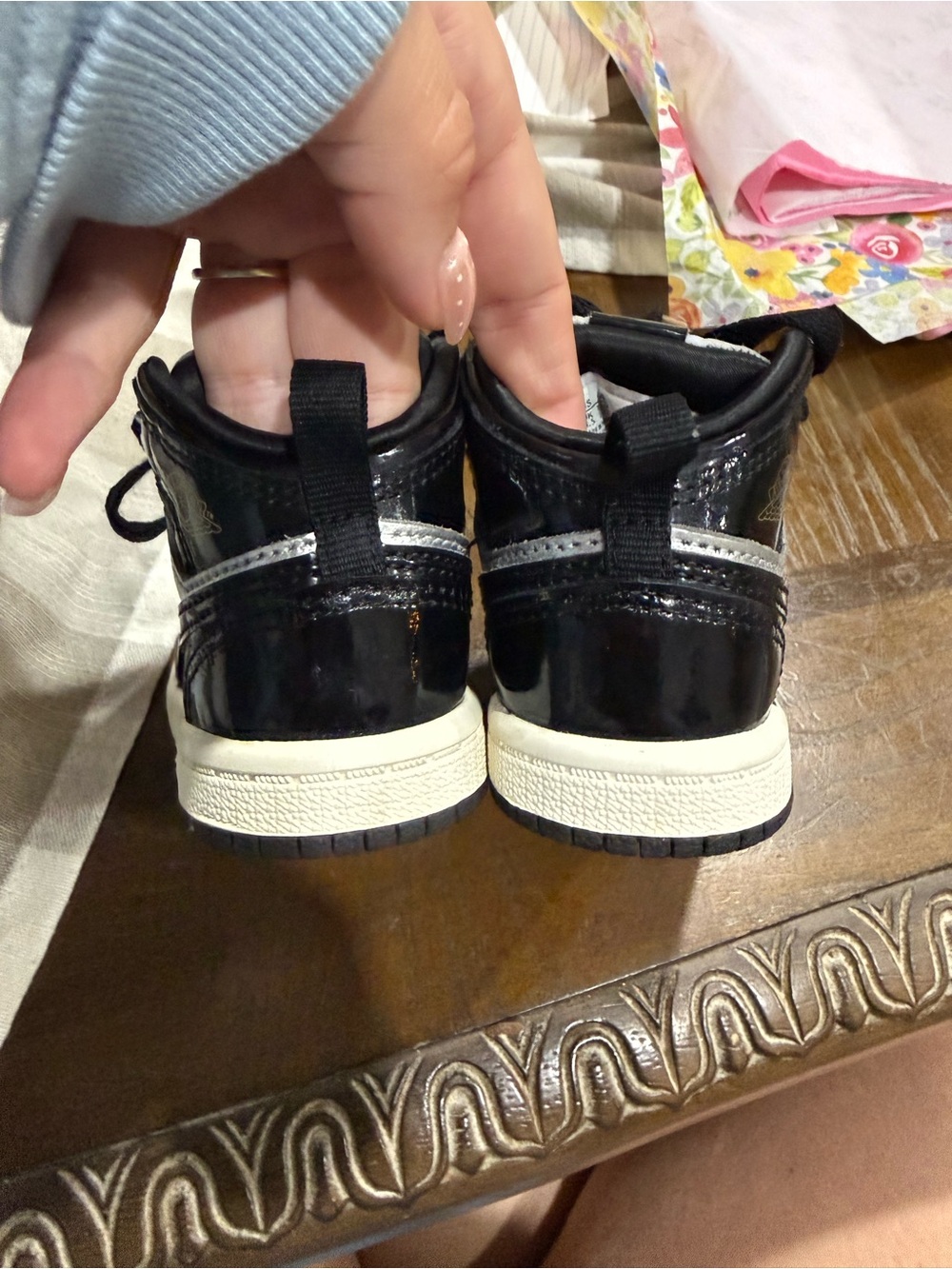 Nike Toddler High-Top Jordans Sneakers in Black & Silver - Picture 4 of 11